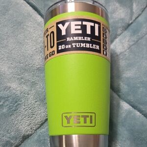 YETI 20 oz Rambler Tumbler in Green